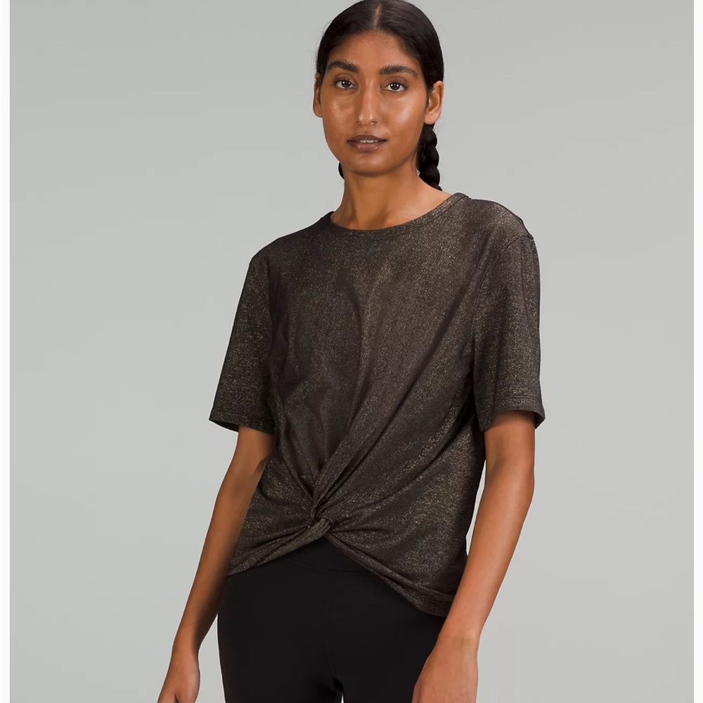 Lululemon T- Shirt